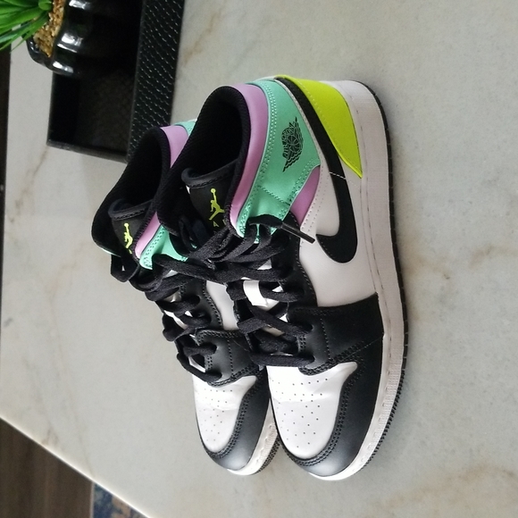 Nike Air Jordans with box - Picture 2 of 12